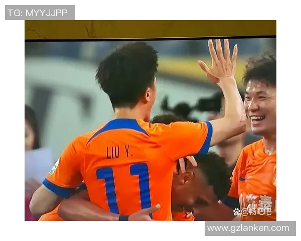 超炫背景下的足球明星们如何在绿茵场上闪耀光芒与魅力